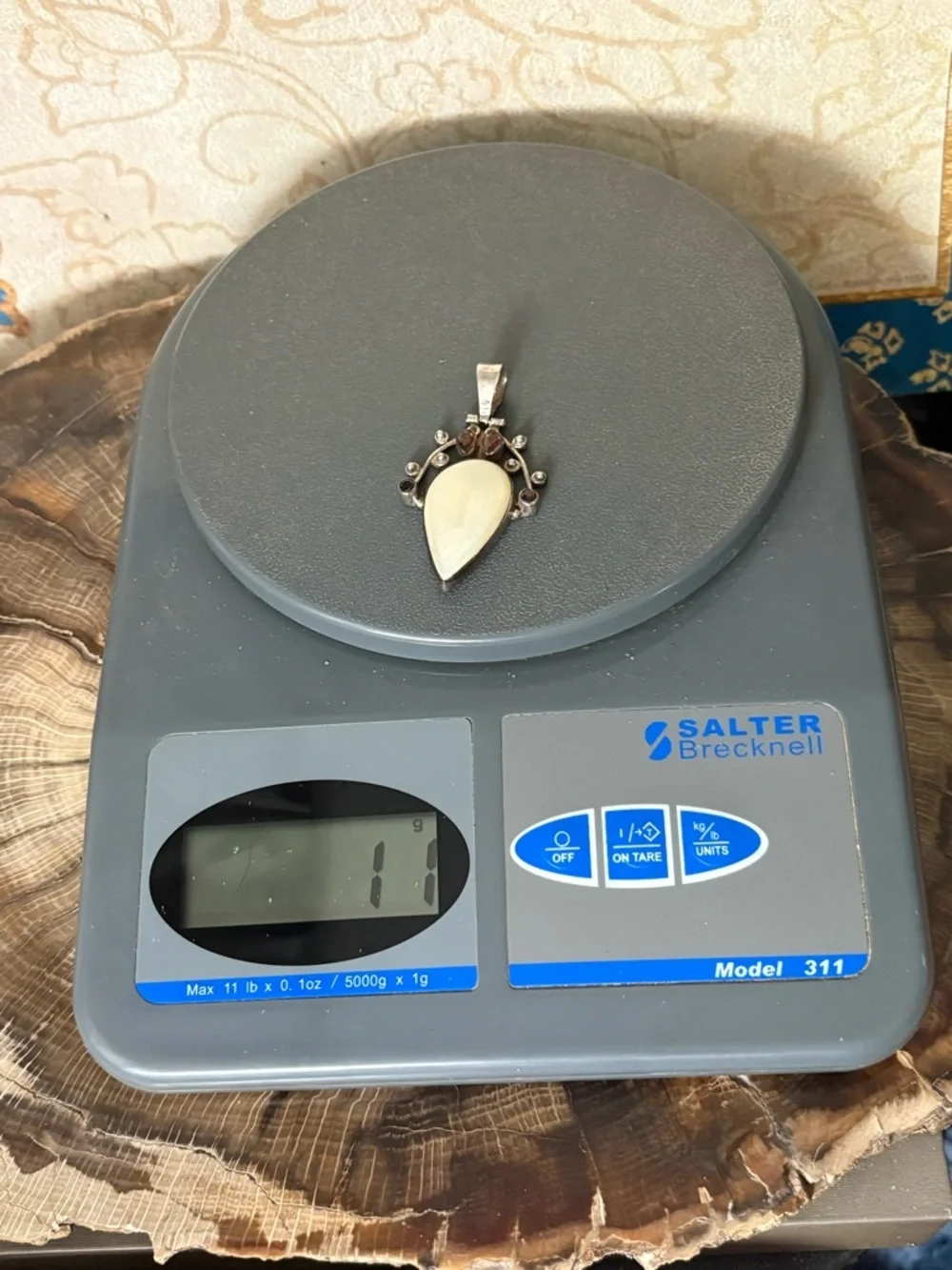 Sterling Silver Balinese Mother of Pearl and Garnet Pendant - Picture 6 of 6